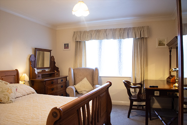 green envelope illustration representing email communication with 7 options for sending messages